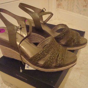 LIZ CLAIBORNE New Jen Wedge Sandals 8.5 M Olive